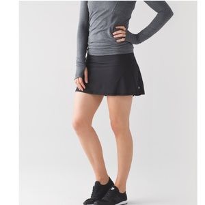 Like new! Circuit Breaker Skirt in Black, size 8